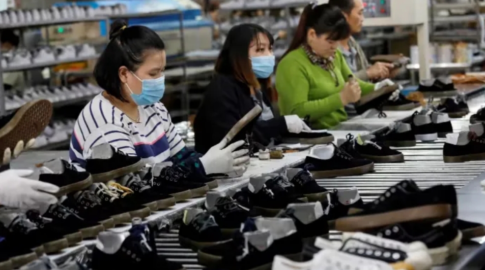 预警！鞋业代工巨头收入仍在下滑！对俄鞋类出口增长11倍