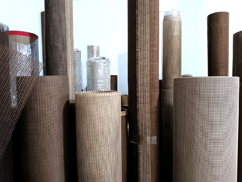 输送带被腐蚀严重，产品生产停滞严重影响效率？天圳输送带为您提供解决方案！